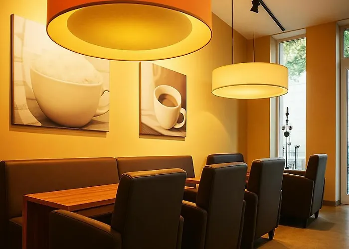 Plaza & Living Frankfurt 3*